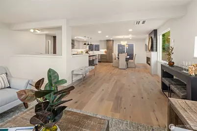 10045 38th Avenue NE, Seattle, WA 98125 - Photo 8