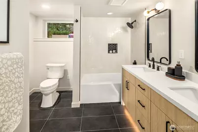 10045 38th Avenue NE, Seattle, WA 98125 - Photo 28