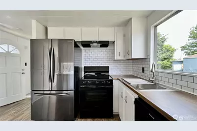 3715 152nd St NE #32, Marysville, WA 98271 - Photo 4