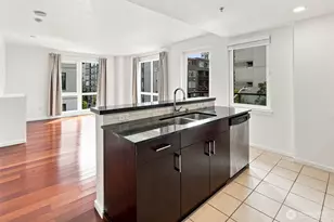 81 Clay St, Seattle, WA 98121 - Photo 10