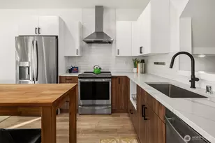1414 E Cherry St, Seattle, WA 98122 - Photo 8