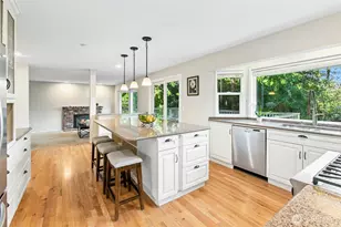 4310 209th Ave NE, Sammamish, WA 98074 - Photo 4