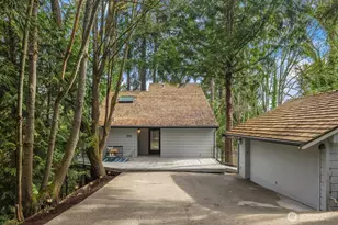 4429 E Mercer Way, Mercer Island, WA 98040 - Photo 2