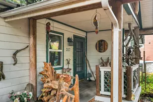 317 N 138th St, Seattle, WA 98133 - Photo 2