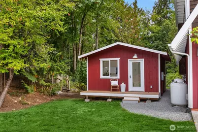 8453 Ferncliff Avenue NE, Bainbridge Island, WA 98110 - Photo 28