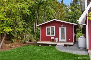 8453 Ferncliff Ave NE, Bainbridge Island, WA 98110 - Photo 28