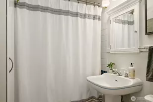2722 36th Ave SW, Seattle, WA 98126 - Photo 16
