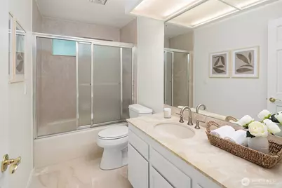 2725 Sahalee Drive W, Sammamish, WA 98074 - Photo 24