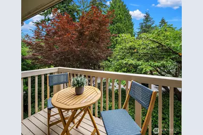 2725 Sahalee Drive W, Sammamish, WA 98074 - Photo 18