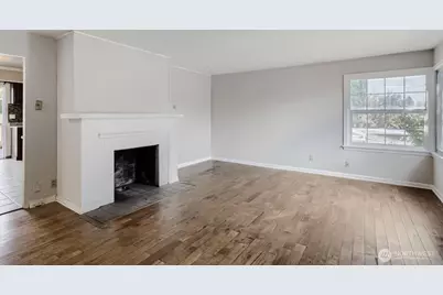 910 NE 113th Street, Seattle, WA 98125 - Photo 8