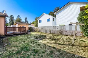 910 NE 113th St, Seattle, WA 98125 - Photo 4