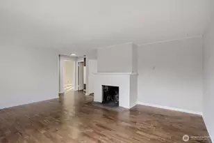 910 NE 113th St, Seattle, WA 98125 - Photo 6