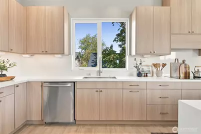 542 N 104th Street, Seattle, WA 98133 - Photo 18