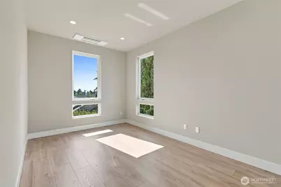 542 N 104th Street, Seattle, WA 98133 - Photo 36