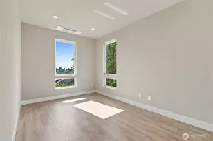 542 N 104th St, Seattle, WA 98133 - Photo 36