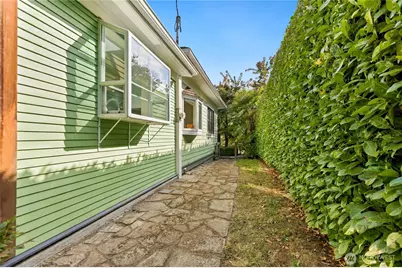 2524 E Ward Street, Seattle, WA 98112 - Photo 26