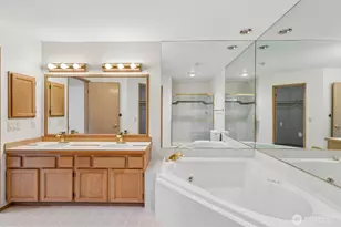 15617 NE 70th Ct, Redmond, WA 98052 - Photo 18