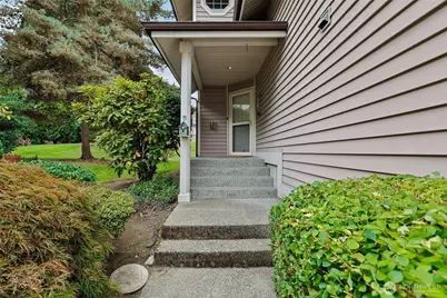 15617 NE 70th Court #D109, Redmond, WA 98052 - Photo 2