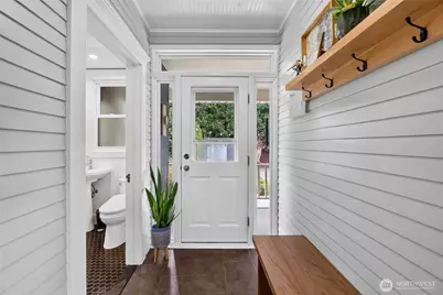 4218 26th Avenue SW, Seattle, WA 98106 - Photo 16