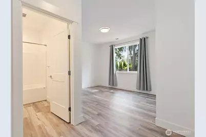 4913 NE 1st Street, Renton, WA 98059 - Photo 16