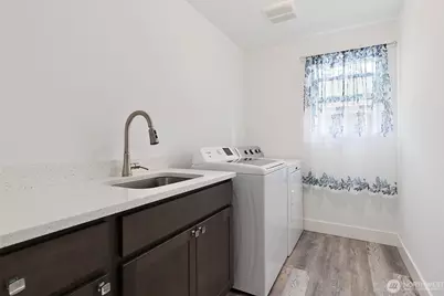 4913 NE 1st Street, Renton, WA 98059 - Photo 32