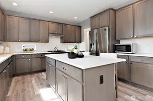 4913 NE 1st St, Renton, WA 98059 - Photo 10