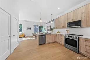 14338 Bagley Ave N, Seattle, WA 98133 - Photo 16