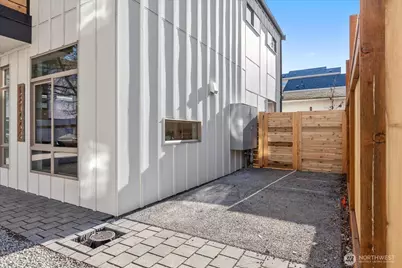 12044 Hiram Place NE #C, Seattle, WA 98125 - Photo 20