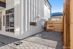12044 Hiram Pl NE, Seattle, WA 98125 - Photo 20