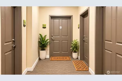 118 107th Avenue NE #B403, Bellevue, WA 98004 - Photo 2