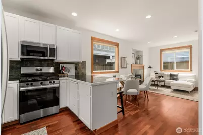9121 23rd Avenue NE, Seattle, WA 98115 - Photo 4