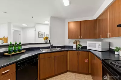 7711 NE 175th Street #F202, Kenmore, WA 98028 - Photo 6