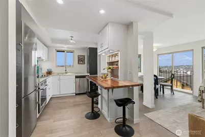 4511 Greenwood Avenue N #4, Seattle, WA 98103 - Photo 6