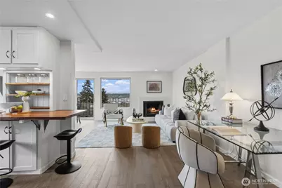 4511 Greenwood Avenue N #4, Seattle, WA 98103 - Photo 2