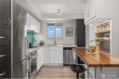 4511 Greenwood Avenue N #4, Seattle, WA 98103 - Photo 8