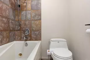 150 Melrose Ave E, Seattle, WA 98102 - Photo 12