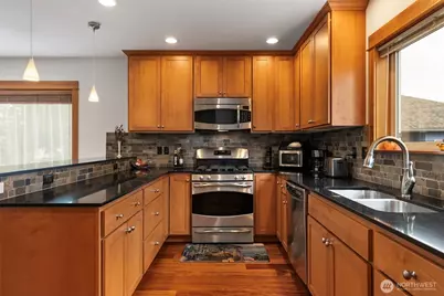 4122 A 42nd Avenue SW, Seattle, WA 98116 - Photo 6