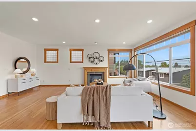 16 Florentia Street, Seattle, WA 98109 - Photo 4