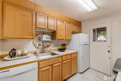 7419 212th Street SW #7, Edmonds, WA 98026 - Photo 10