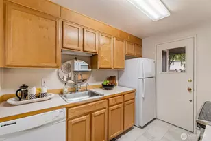 7419 212th St SW, Edmonds, WA 98026 - Photo 10
