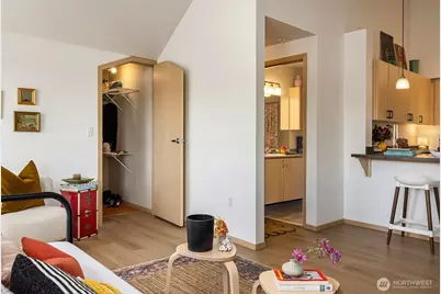 812 5th Avenue N #410, Seattle, WA 98109 - Photo 16
