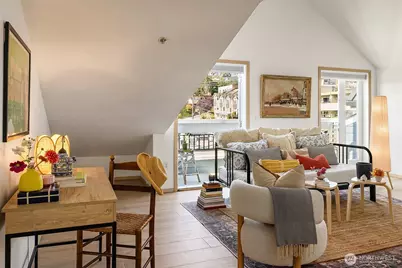 812 5th Avenue N #410, Seattle, WA 98109 - Photo 4