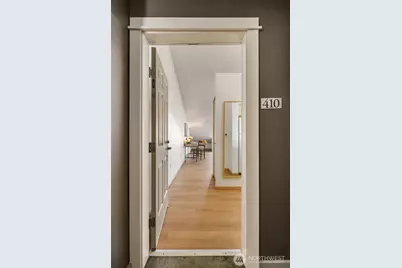 812 5th Avenue N #410, Seattle, WA 98109 - Photo 2