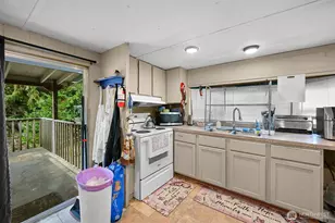 8460 Aspen Ct, Maple Falls, WA 98266 - Photo 12