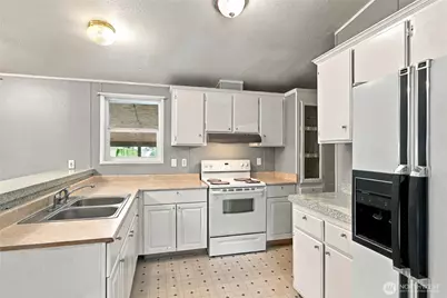 327 Easy Street, Wenatchee, WA 98801 - Photo 12