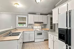 327 Easy St, Wenatchee, WA 98801 - Photo 12