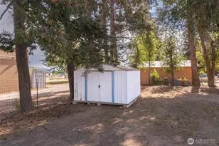 327 Easy St, Wenatchee, WA 98801 - Photo 16