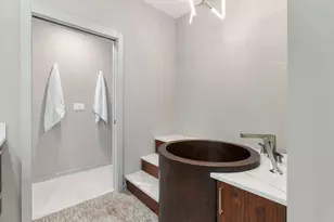 2000 Alaskan Wy, Seattle, WA 98121 - Photo 22