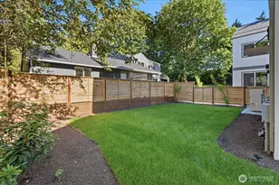10330 B Ashworth Ave N, Seattle, WA 98133 - Photo 24