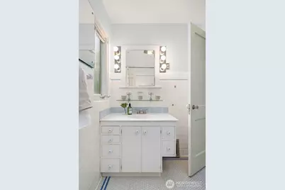 2514 43rd Avenue W, Seattle, WA 98199 - Photo 32